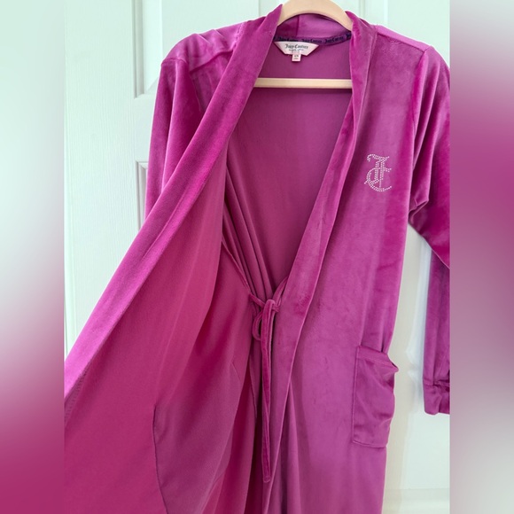 🩷Pink Velvet JUICY Robe w/ Sparkly Bling Glitter Letters size small medium - Picture 5 of 7